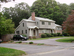 196 Quinobequin Rd, Newton, MA 02468 exterior