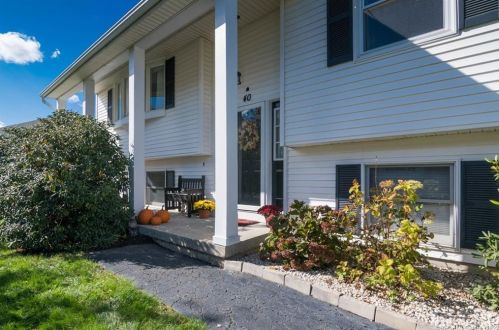 40 Foxcroft Rd, Enfield, CT 06082 exterior