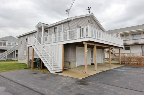 301 Webhannet Dr, Wells, ME 04090 exterior