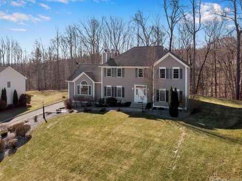 30 Brookfield Rd, Seymour, CT 06483 exterior