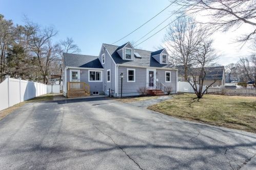 11 Red Jacket Rd, Weymouth, MA 02190 exterior