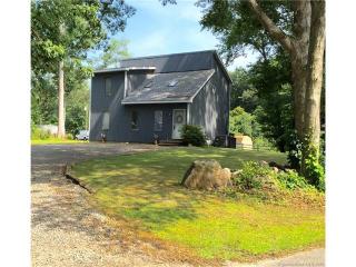 39 Melody Ln, Ivoryton, CT 06442 exterior