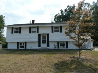 10 Fordham Dr, Nashua, NH 03062 exterior