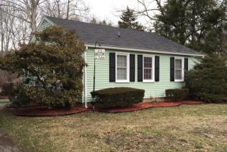 21 Comstock Ave, Ivoryton, CT 06442 exterior