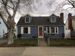 40 Riley St, Pawtucket, RI 02861 exterior