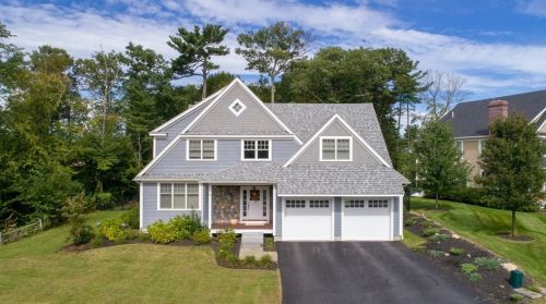28 Whitehall Cir, Beverly, MA 01915 exterior