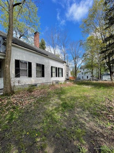 65 Green St, Augusta, ME 04330 exterior