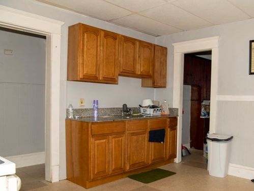 229 College St, Springfield, MA 01109 exterior