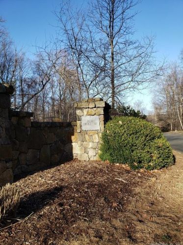 72 Little Fox Run, Huntington, CT 06484 exterior