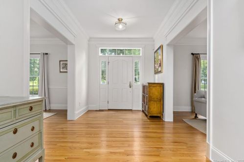16 Farm Hill Rd, Ridgefield, CT 06877 exterior