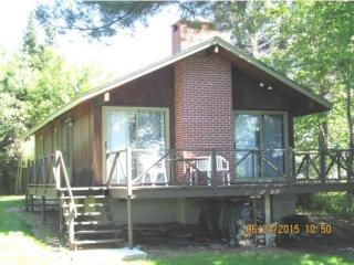 399 Beach Rd, Pittsburg, NH 03592 exterior