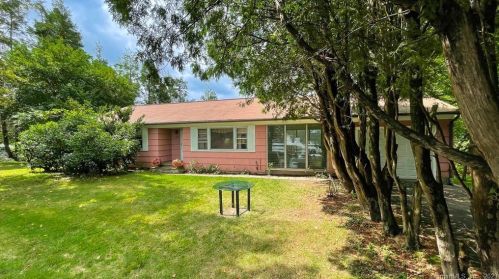 50 Whisconier Rd, Brookfield Center, CT 06804 exterior