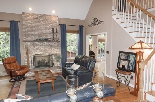 70 Bushy Hill Rd, Granby, CT 06035 exterior