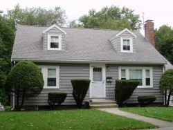 32 Larkin Rd, Newton, MA 02465 exterior