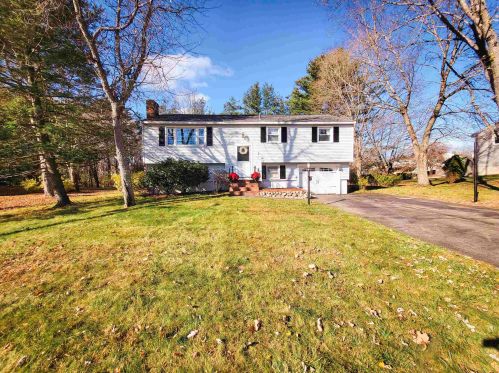 17 Matthias St, Salem, NH 03079 exterior