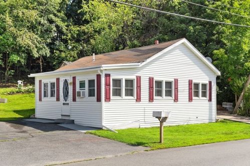 8 Ayer Rd, Shirley, MA 01464 exterior