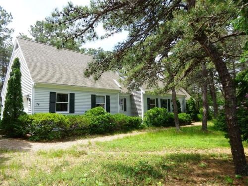 74 Pinewood Cir, Wellfleet, MA 02667 exterior