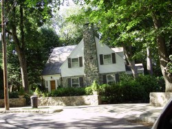 2 Fox Pl, Newton, MA 02459 exterior