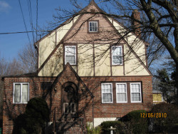 147 Oakdale Rd, Newton, MA 02461 exterior