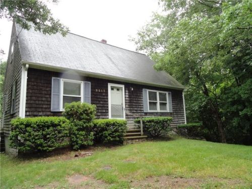 2317 Kingstown Rd, Wakefield, RI 02881 exterior