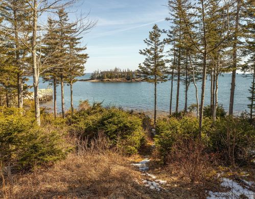 68 Ginn Point Rd, Owls Head, ME 04854 exterior