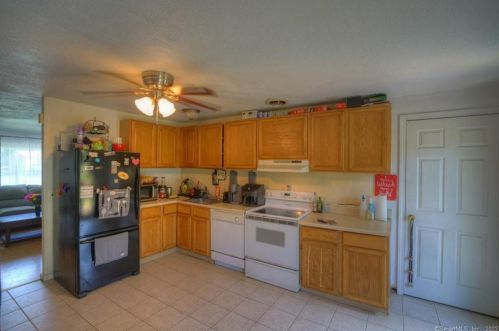 13 Robin Ln, Gales Ferry, CT 06339 exterior