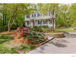 37 Oak Ledge Ln, Wilton, CT 06897 exterior