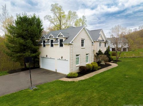 123 Aspen Ln, Bridgeport, CT 06611 exterior