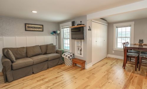 4 Country Hill Rd, Loudon, NH 03307 exterior