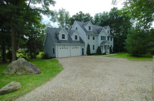 73 Fillow St, Norwalk, CT 06850 exterior