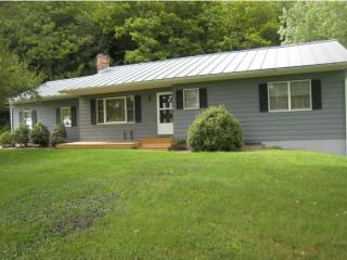 70 Horse Farm Rd, Sharon, VT 05065 exterior