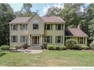 615 Patriot Rd, Southbury, CT 06488 exterior