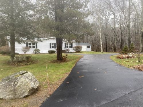 10 Colchester Cmns, Colchester, CT 06415 exterior