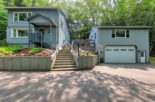 6 Birch Trl, Upper Stepney, CT 06468 exterior