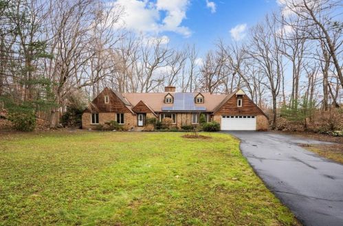 1 Downing Ln, Warwick, RI 02886 exterior