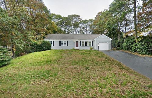 111 Nottingham Dr, Centerville, MA 02632 exterior