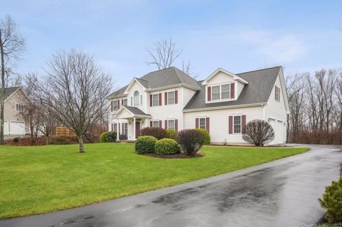 7 Orchard View Ln, East Hampton, CT 06424 exterior