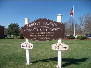 236 Abbott Farm Ln, Hudson, NH 03051 exterior