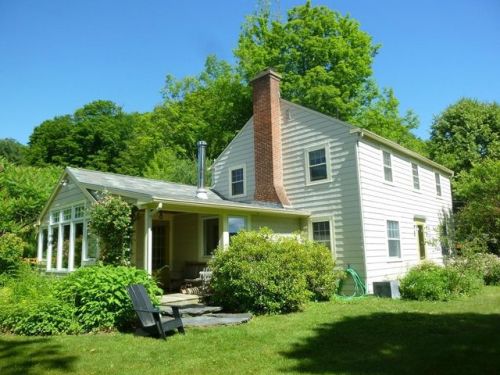 9 Pleasant St, Conway, MA 01341 exterior