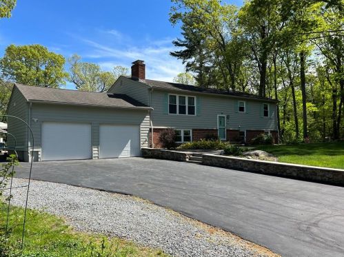 7 Hawthorne Rd, Coventry, RI 02816 exterior