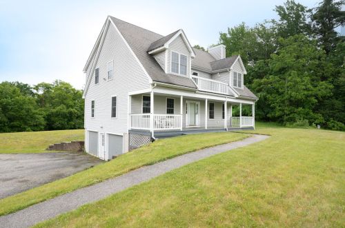 36 Harriman Rd, Plaistow, NH 03865 exterior