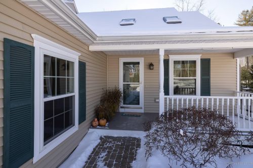 82 Windward Pointe Dr, Wells, ME 04090 exterior