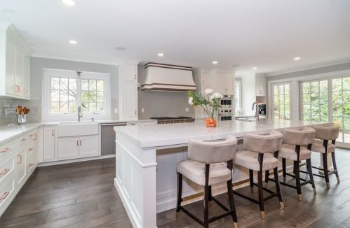 10 Old Colony Rd, Wellesley, MA 02481 exterior