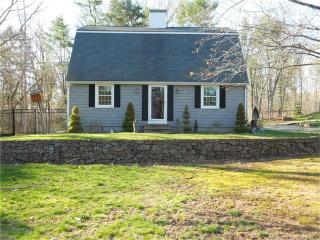 2 Pine Glen Ter, Wallingford, CT 06492 exterior