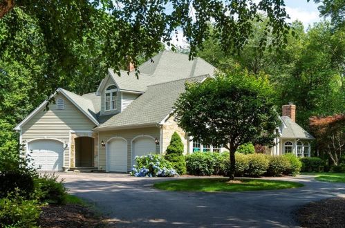 30 Westfield Dr, East-Greenwich, RI 02818 exterior