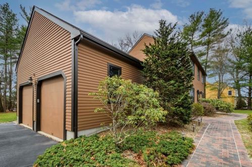 12 Sandstone Dr, Easton, MA 02375 exterior
