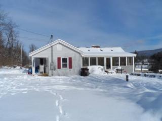 487 Warm Brook Rd, Sunderland, VT 05250 exterior