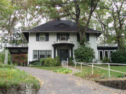 143 Ridge Ave, Newton, MA 02459 exterior