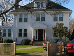 77 Davis Ave, Newton, MA 02465 exterior