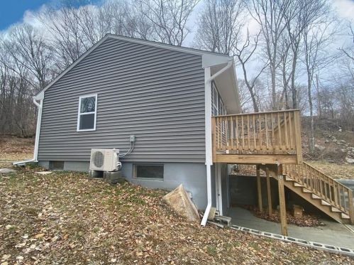 905 Colonel Ledyard Hwy, Gales Ferry, CT 06339 exterior